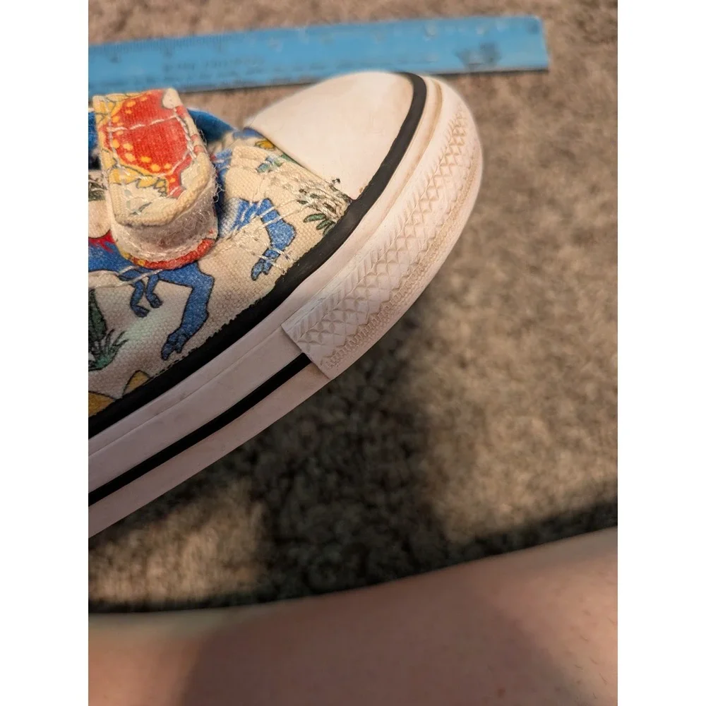 Converse Chuck Taylor All Star Dinosaur Print Infant Size 10 Hook Loop A15067F